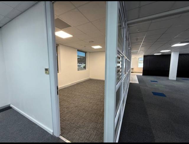 472M² OFFICE TO LET IN CLAREMONT